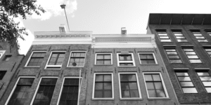 Een bezoek aan het Anne Frank Museum Amsterdam is ook een kennismaking met de bredere Jewish history Amsterdam.